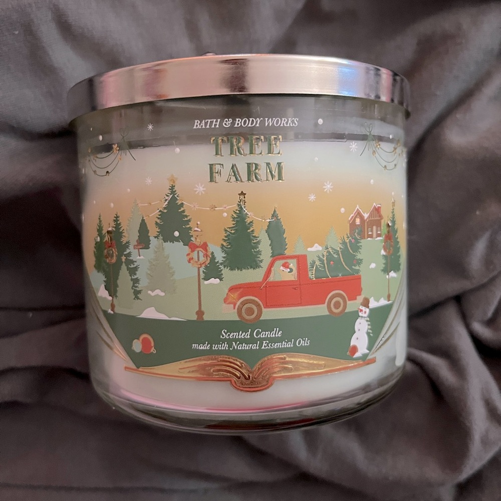 Bath & Body Works 3-wick candle: 💚TREE FARM 💚